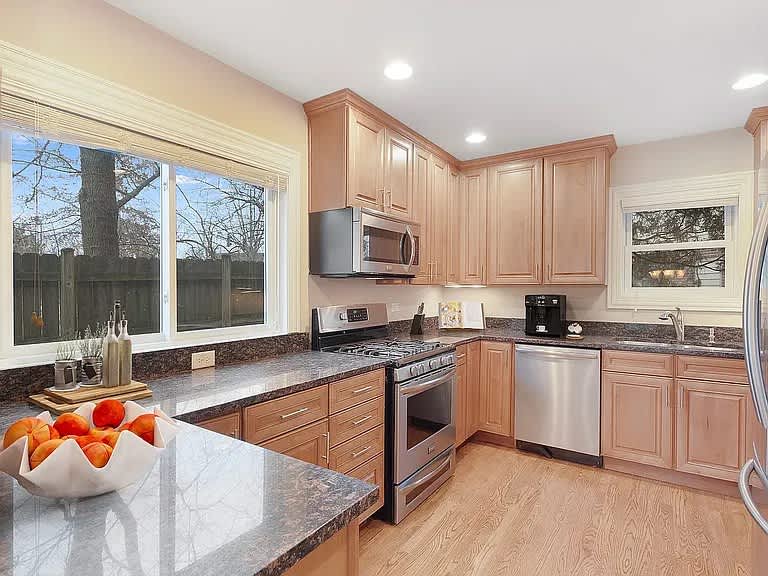 470 Green Bay Road – photo 4