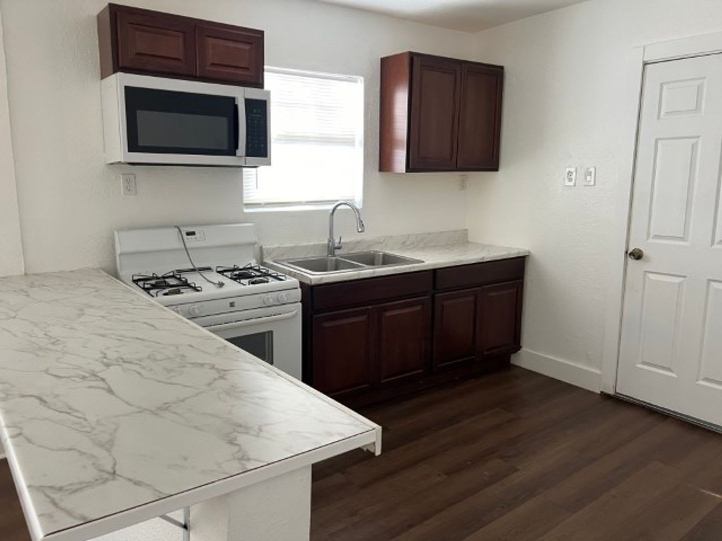 Fantastic Home Near Downtown – photo 3
