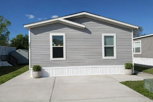215 Barrow St – photo 1