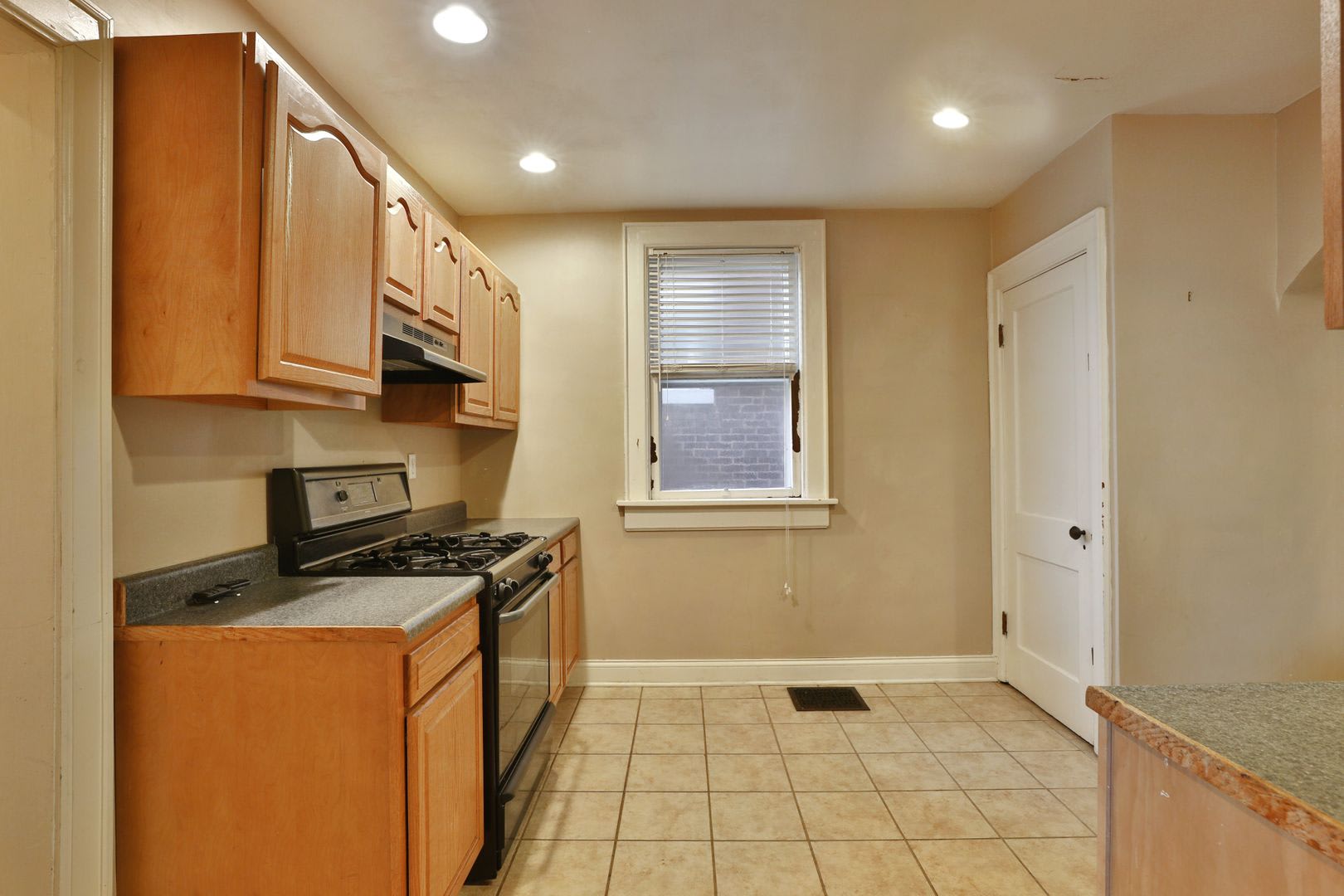 BEAUTIFUL RENOVATED HOME – photo 5