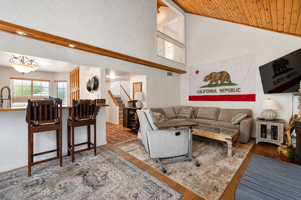 2116 Bernina Drive – photo 4