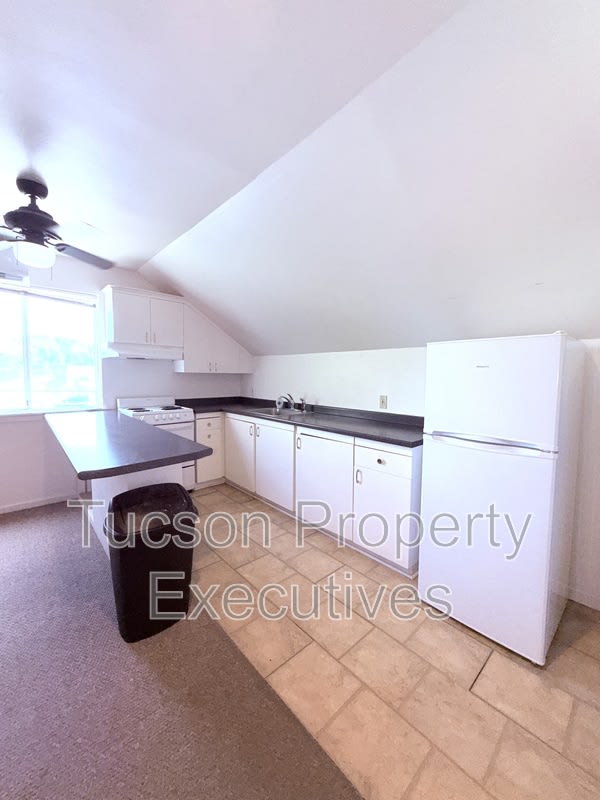 4745 E. 2nd Street – photo 1