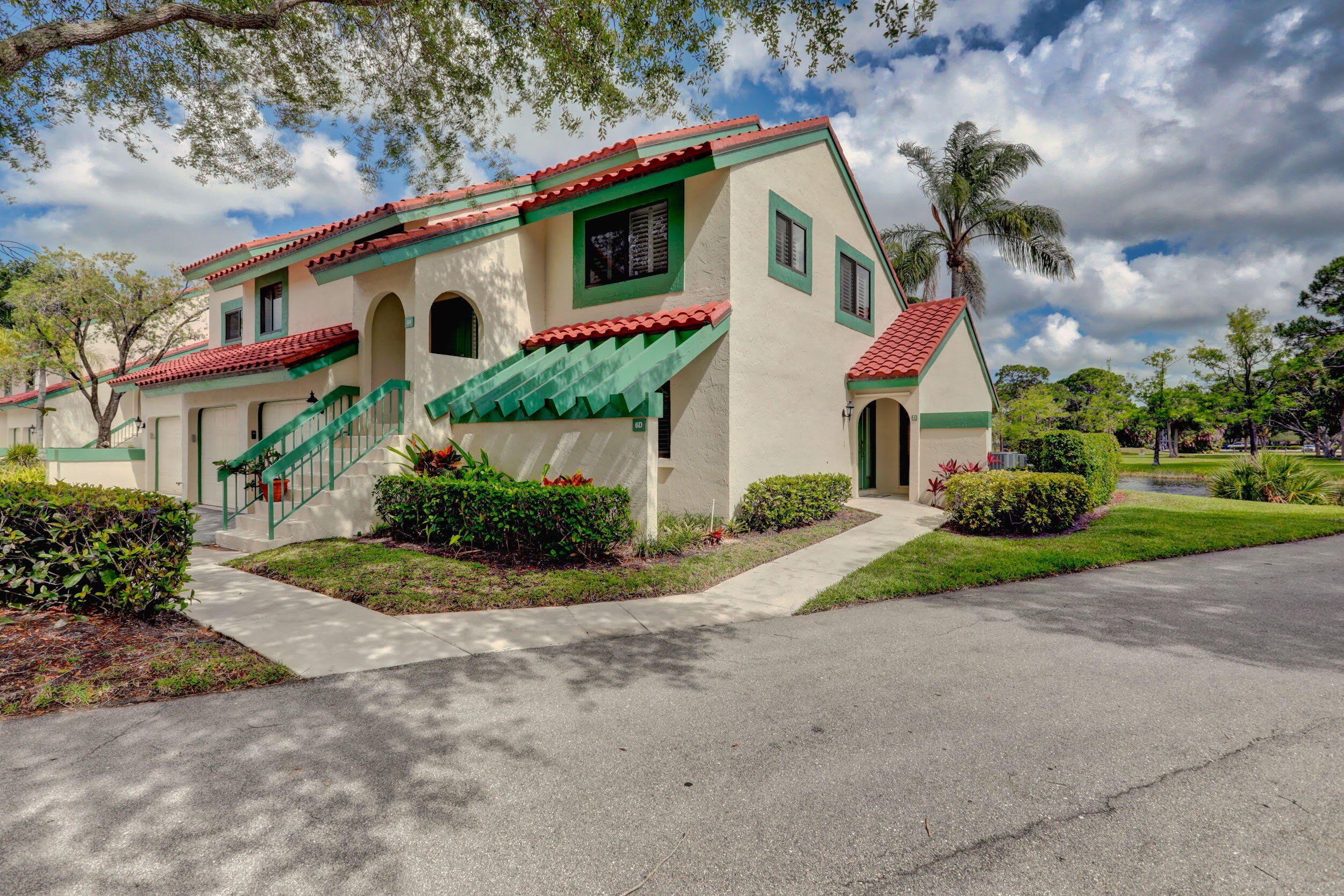 6 Lexington Lane E – photo 5