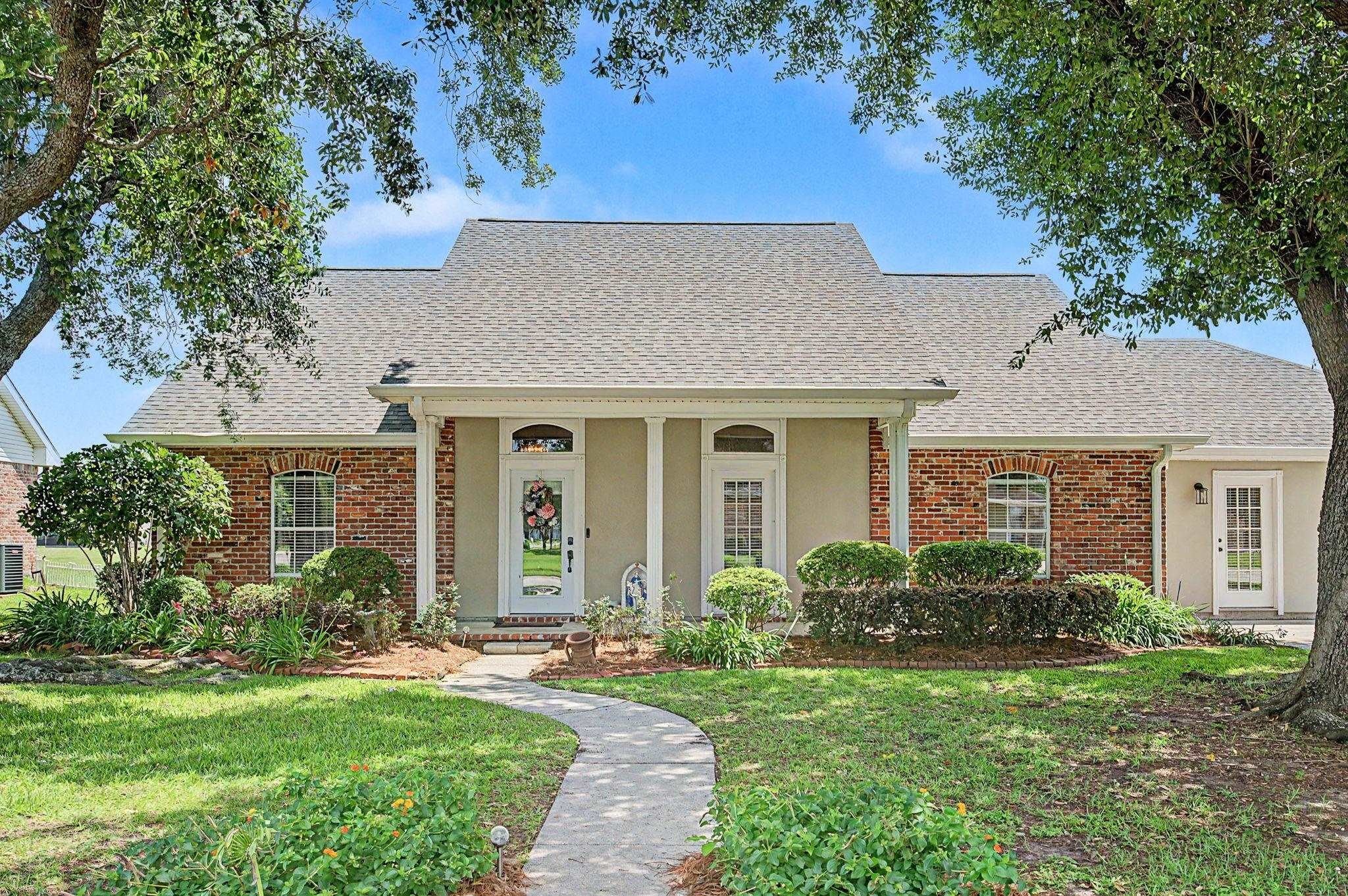 300 Cheyenne Dr – photo 1