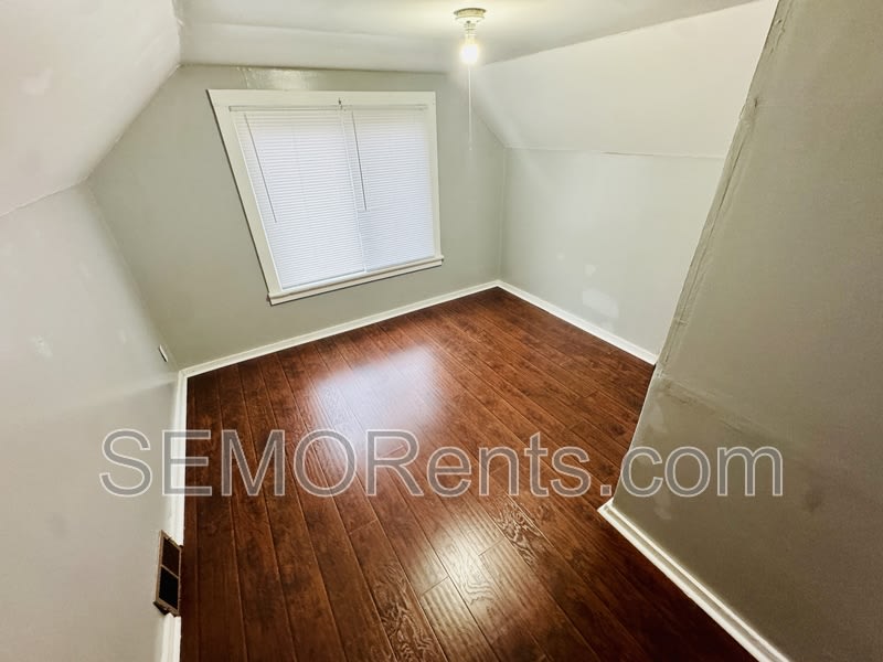 301 South Spring Street – photo 5