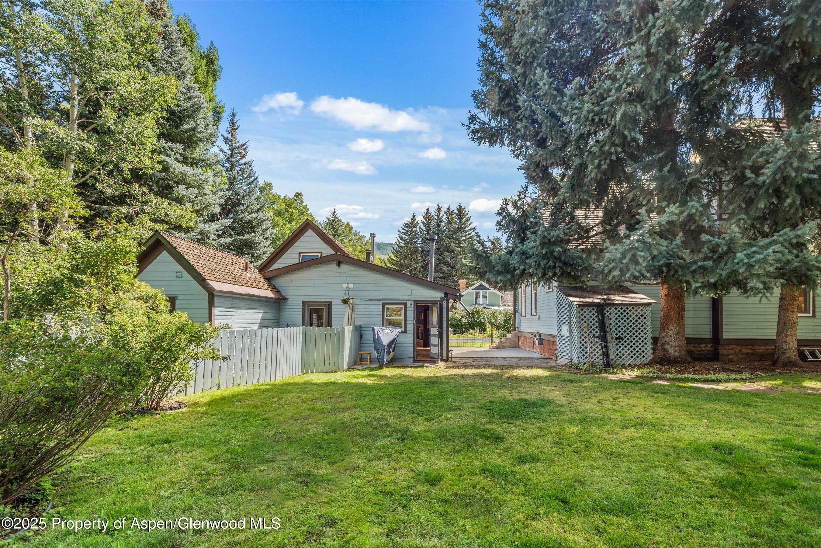 500 W Francis Street – photo 3