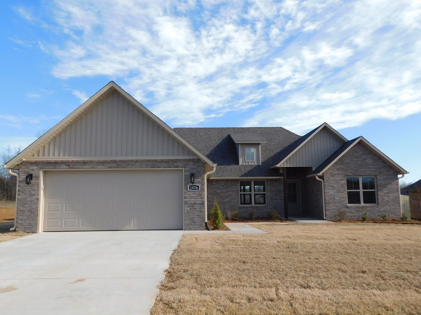 Executive Home for Lease Near Arkansas College of Osteopathic Medicine – photo 1