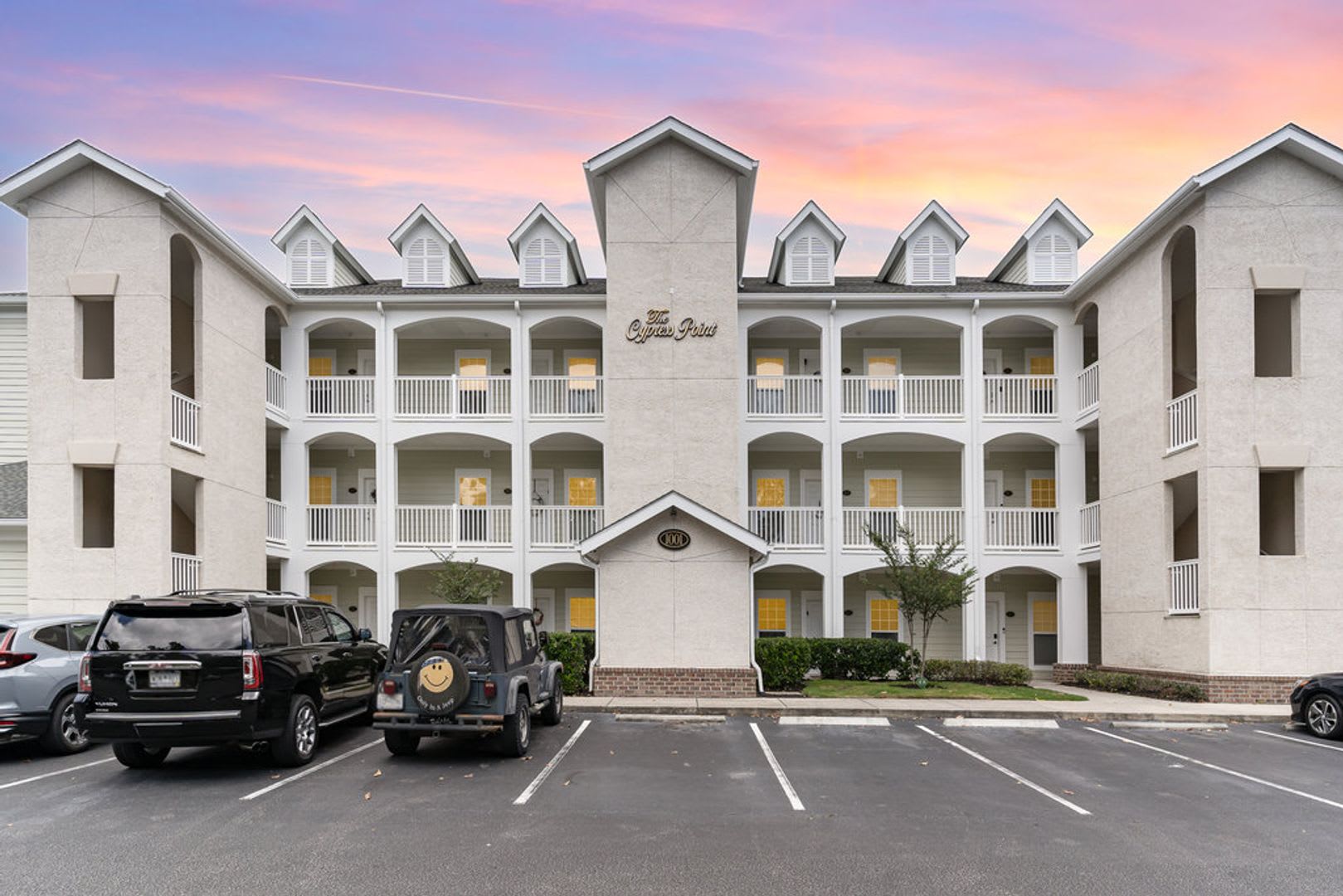 World Tour, furnished 2BD & 2BA winter rental – photo 1