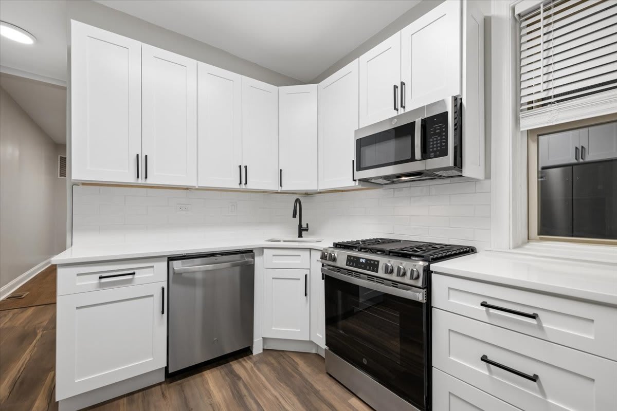 2405 W McLean Avenue – photo 5