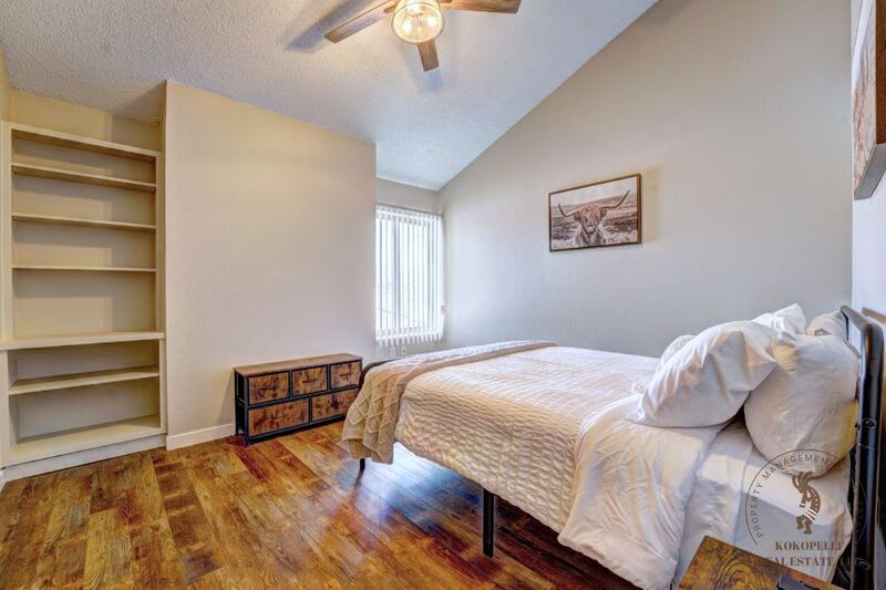 1020 Lakeside Court – photo 5