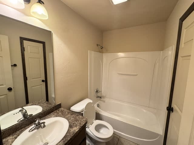 428 W Greenwood Drive – photo 5