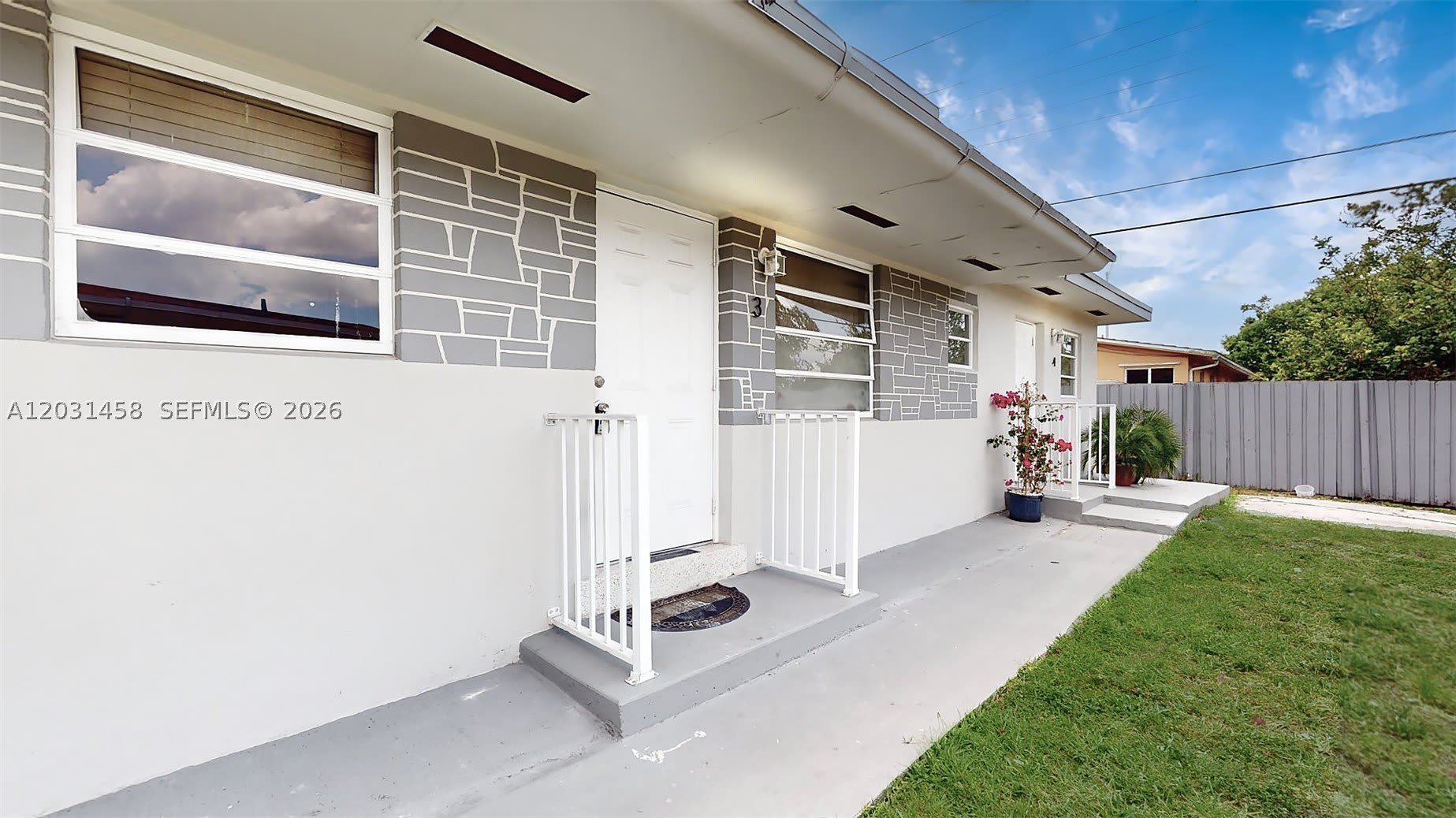 40 W 10Th St – photo 1