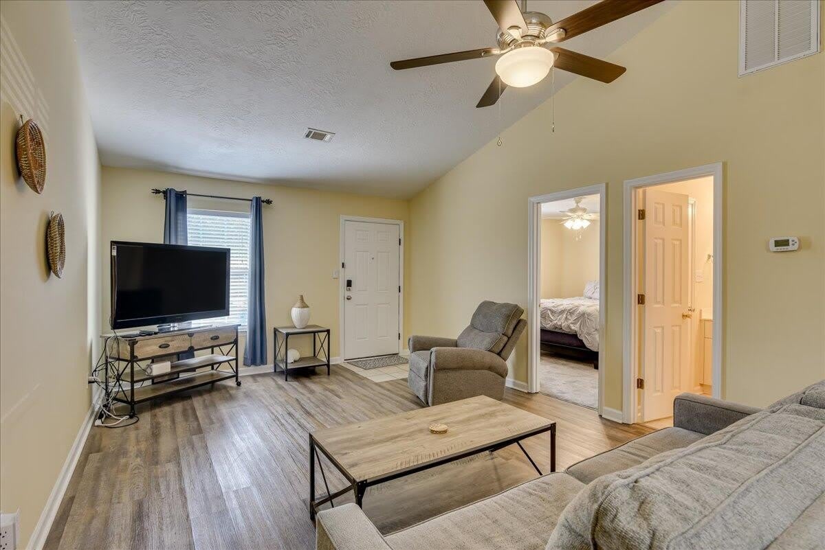 540 Edgecliff Lane – photo 5