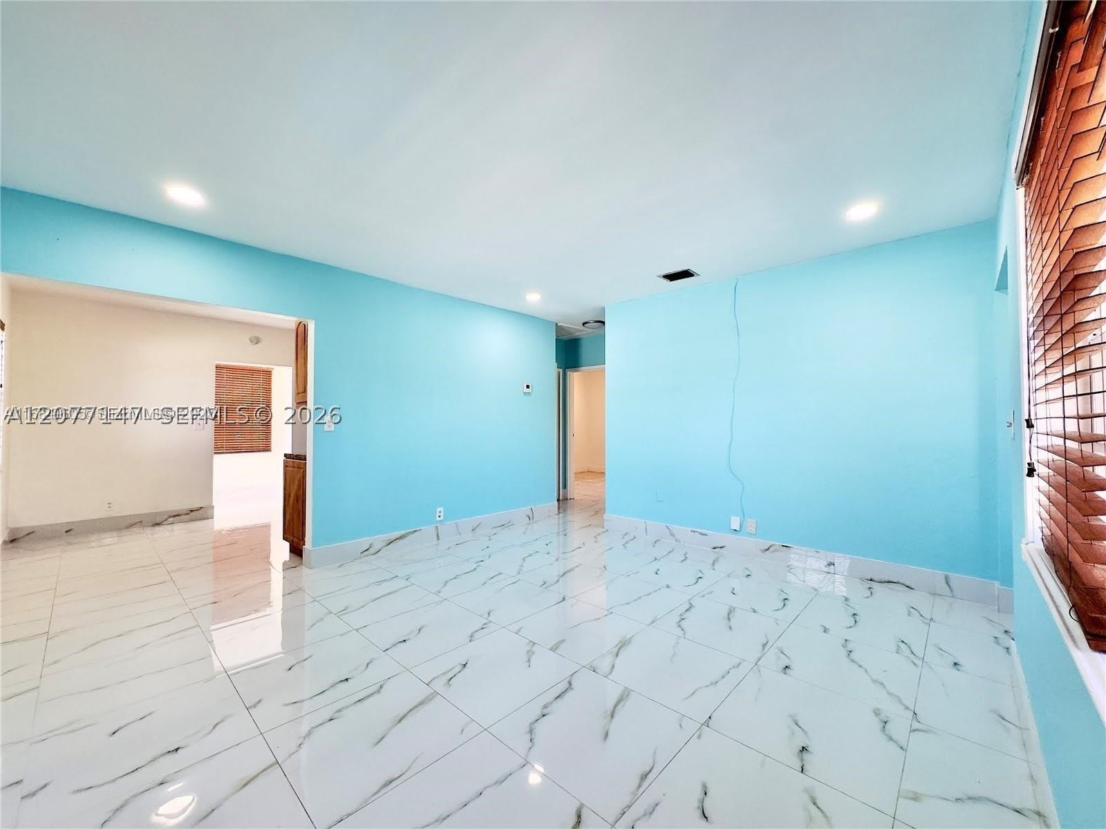 1001 S 27th Ave – photo 2