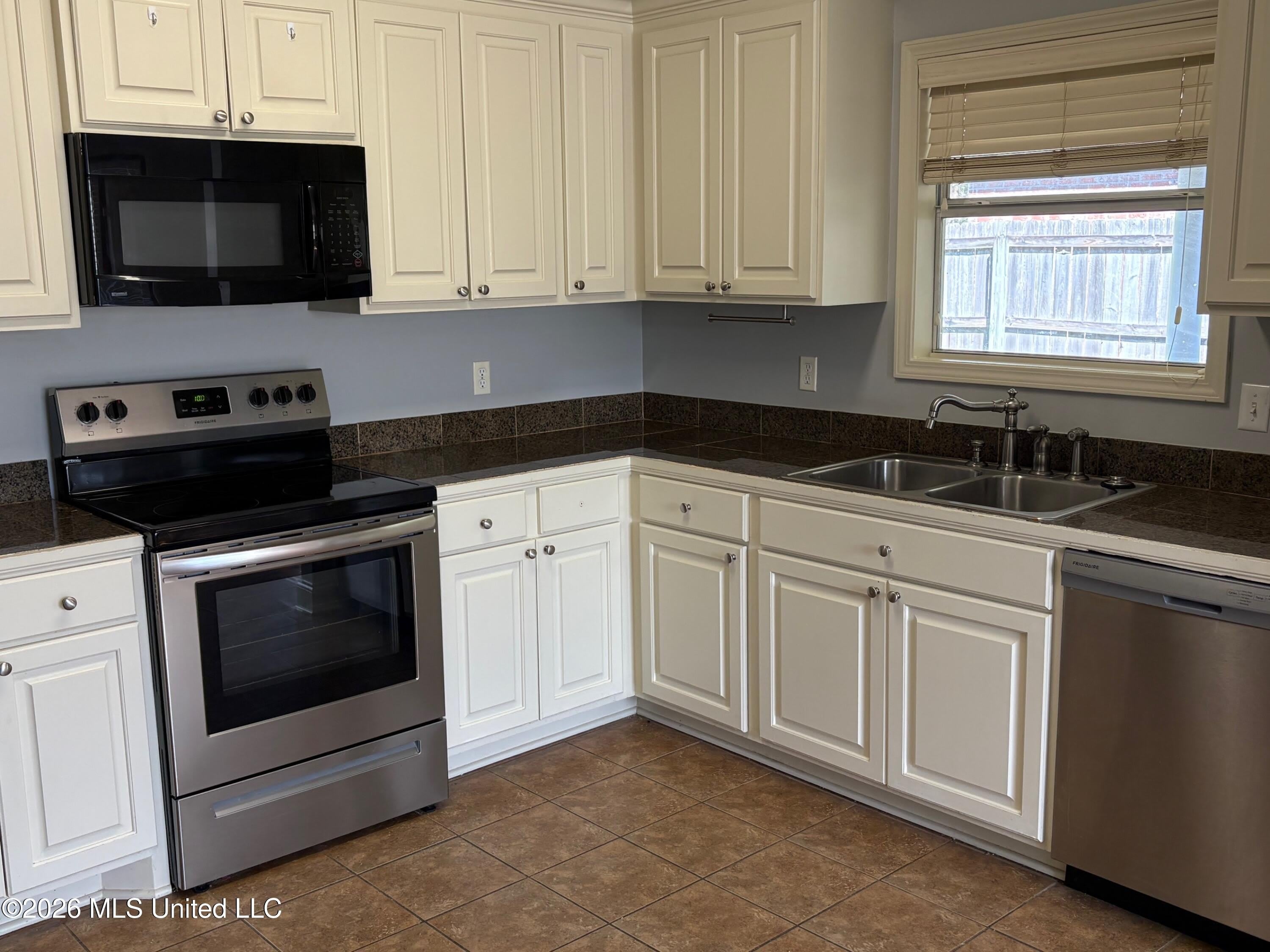 620 Lexington Drive – photo 4