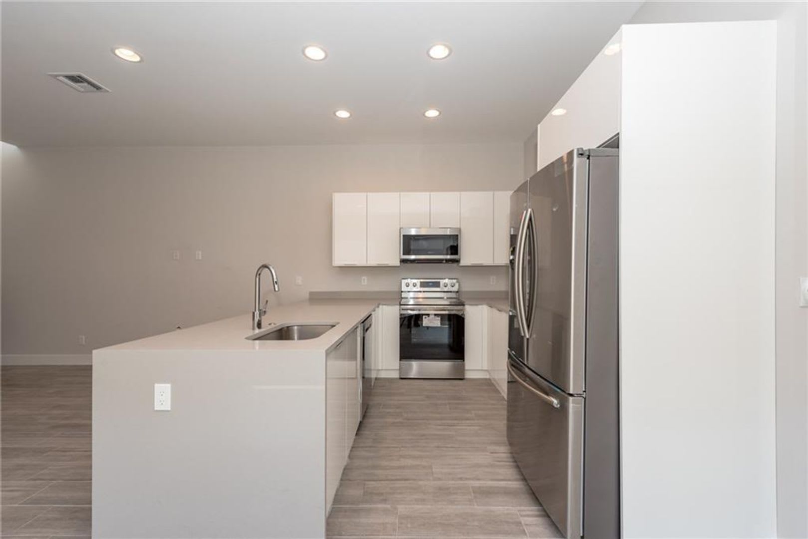 1105 NE 2nd Avenue, Fort Lauderdale, FL 33304 – photo 2