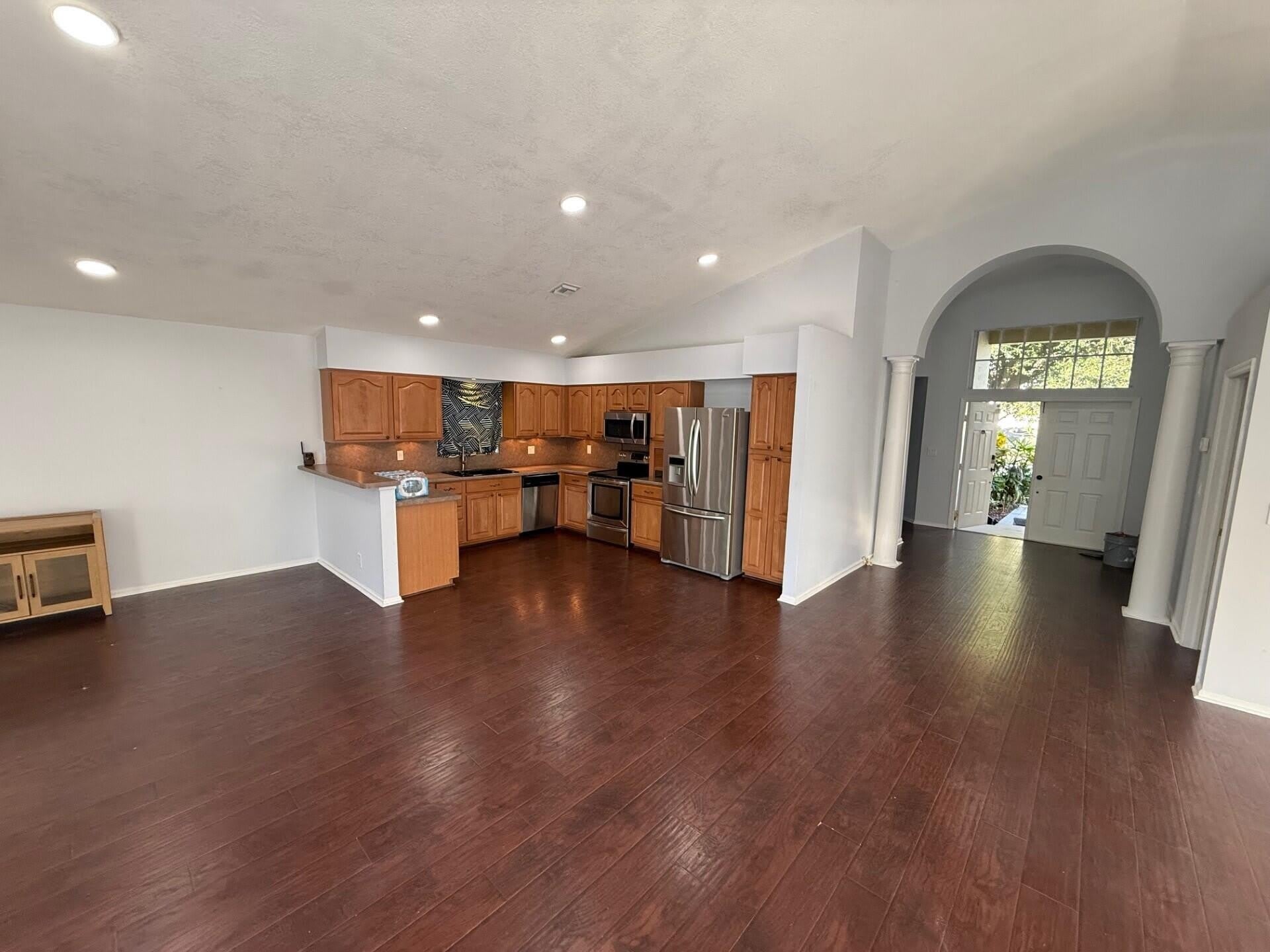 1304 Lake Breeze Drive – photo 4