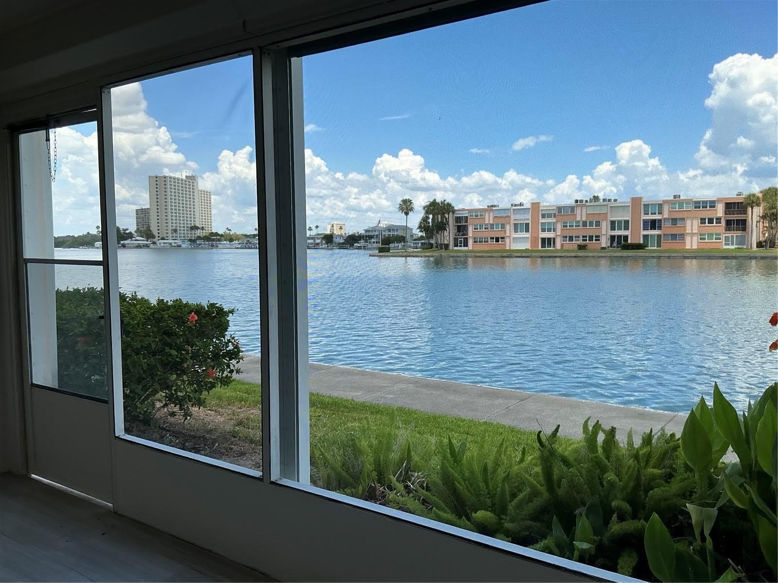 7645 Sun Island Drive S – photo 4