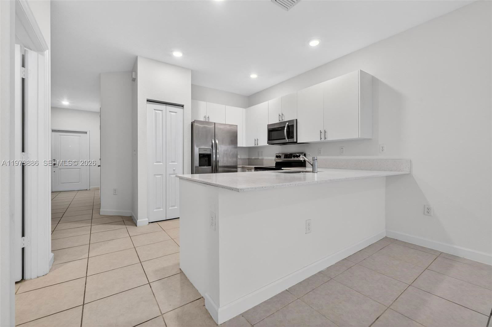 2662 Southeast 10Th Street – photo 4