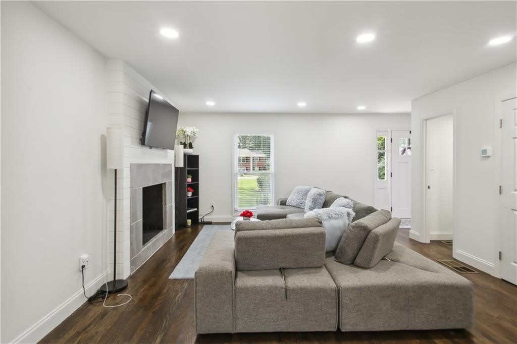 2832 Riderwood Drive – photo 3