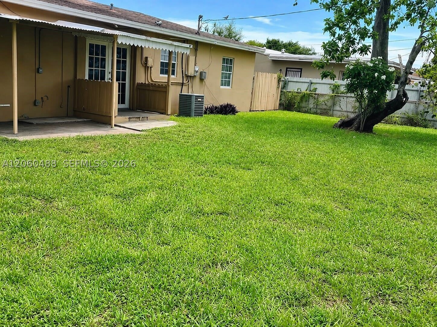 8924 NW 35th Ct – photo 1