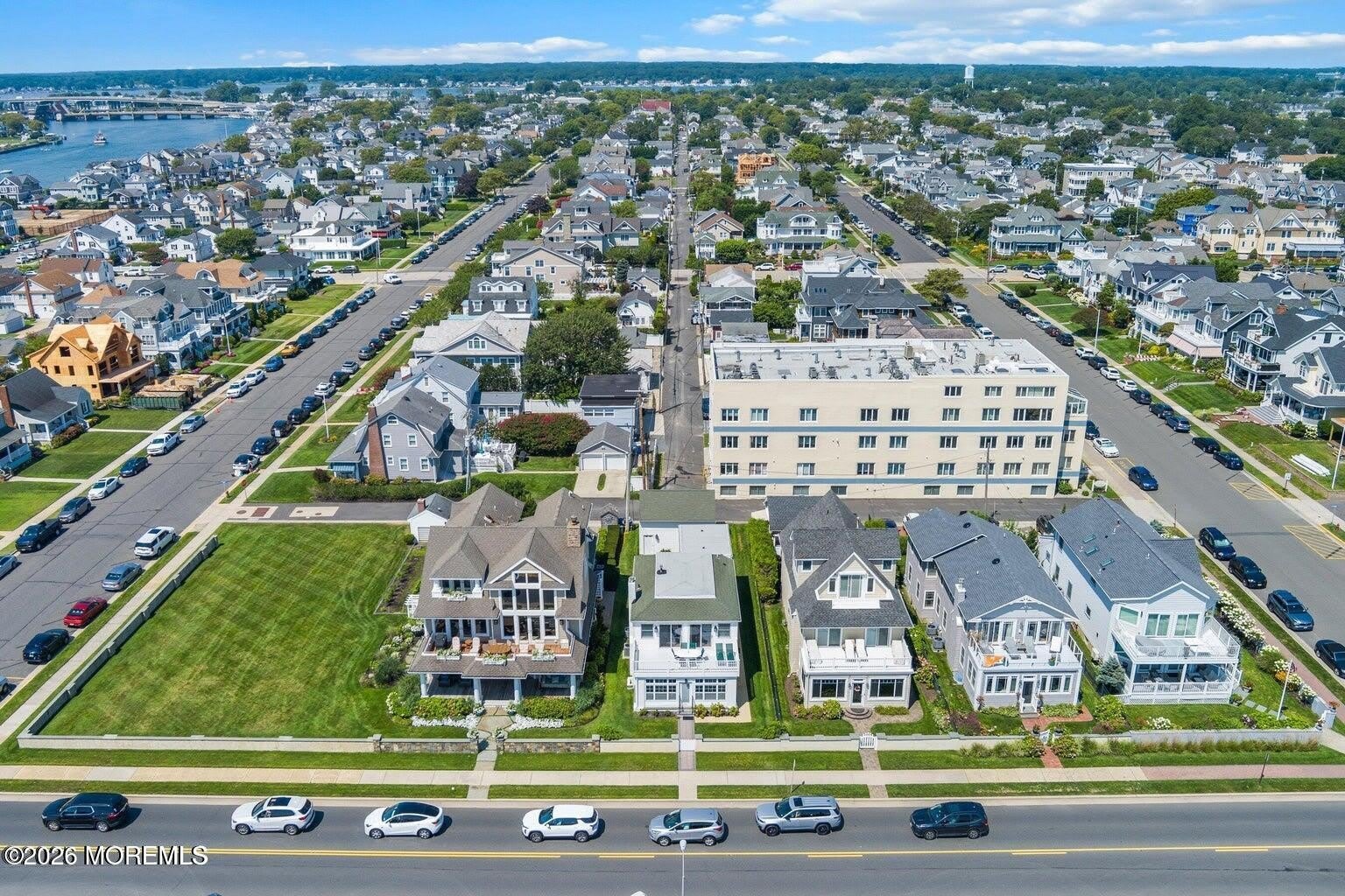 305 Ocean Avenue N – photo 2