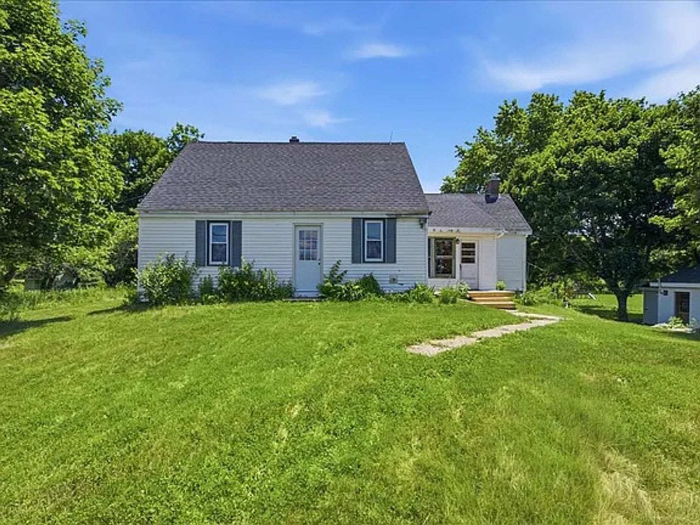 Beautifully Refurbished 3 Bed 1 Bath – photo 3