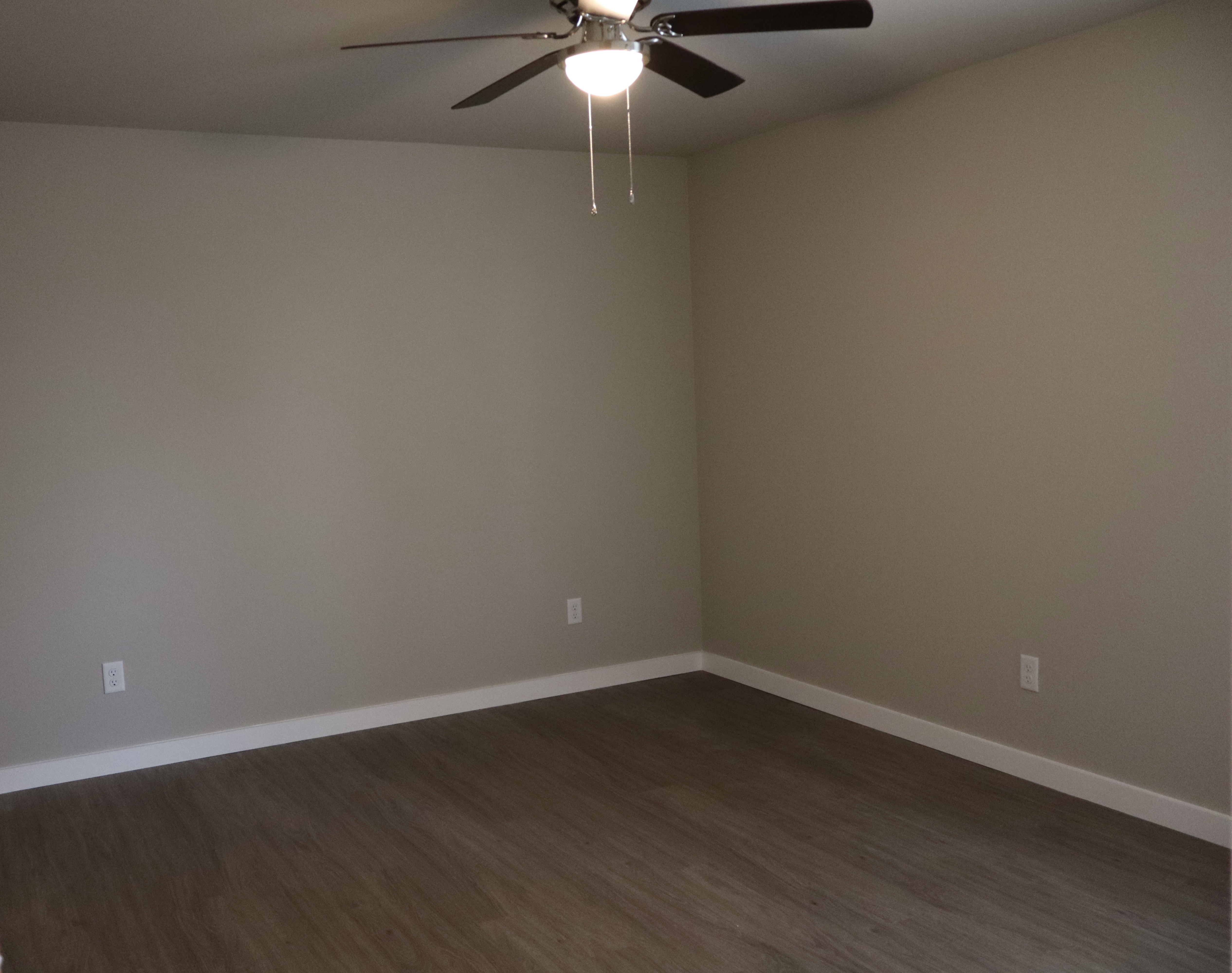 1328 Seals St – photo 2
