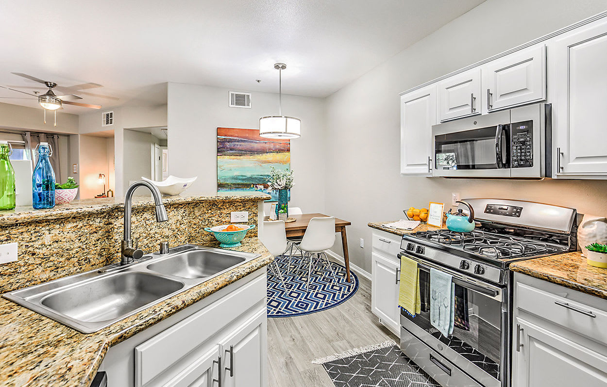 9062 Mackanos Ave – photo 2