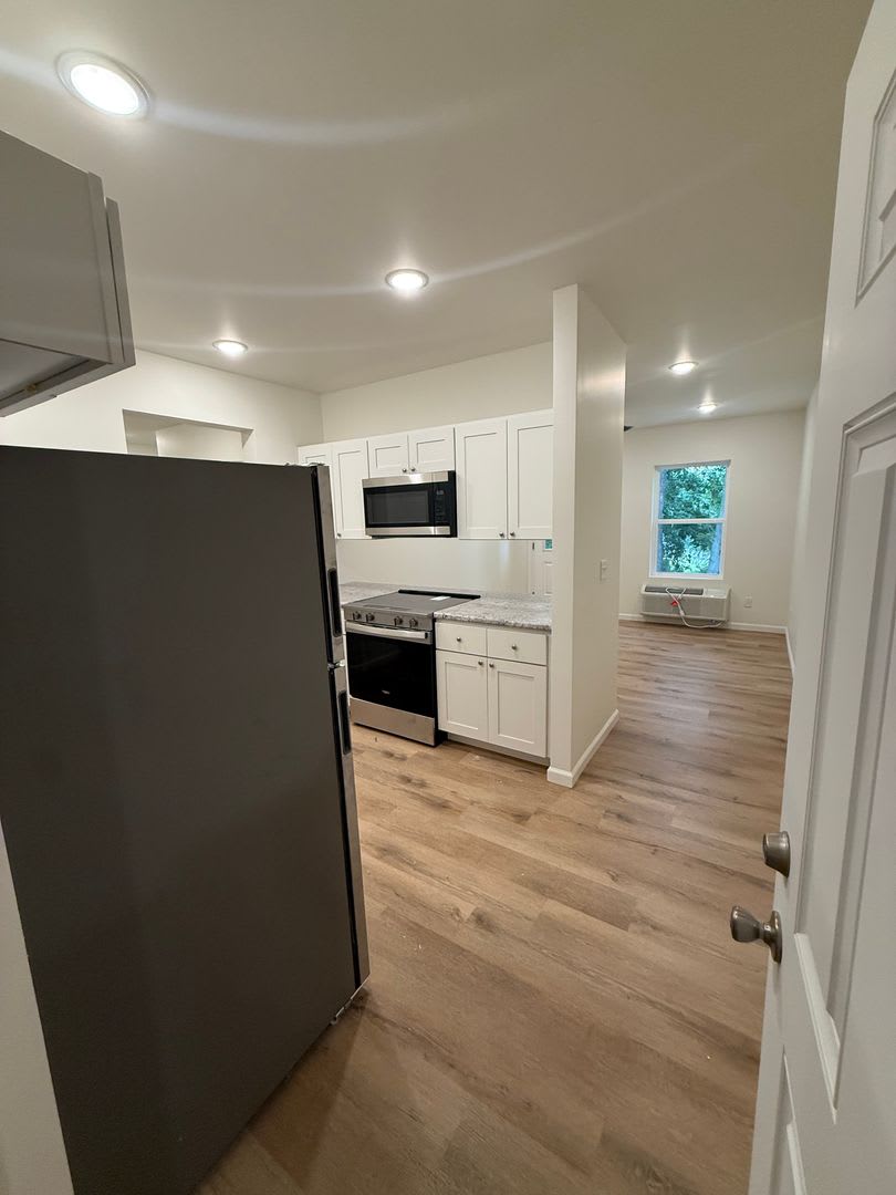 2 Bedroom 1 Bathroom Apartment – photo 2