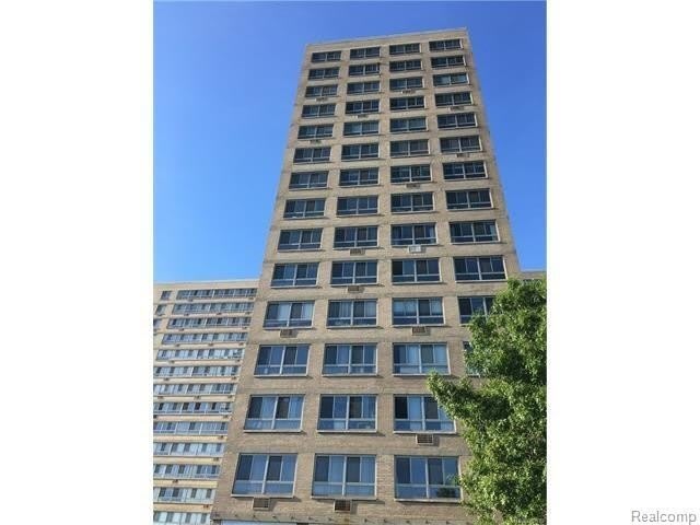 8900 E Jefferson Avenue – photo 1