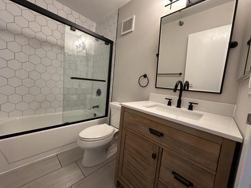 1212 North LaSalle Drive – photo 3