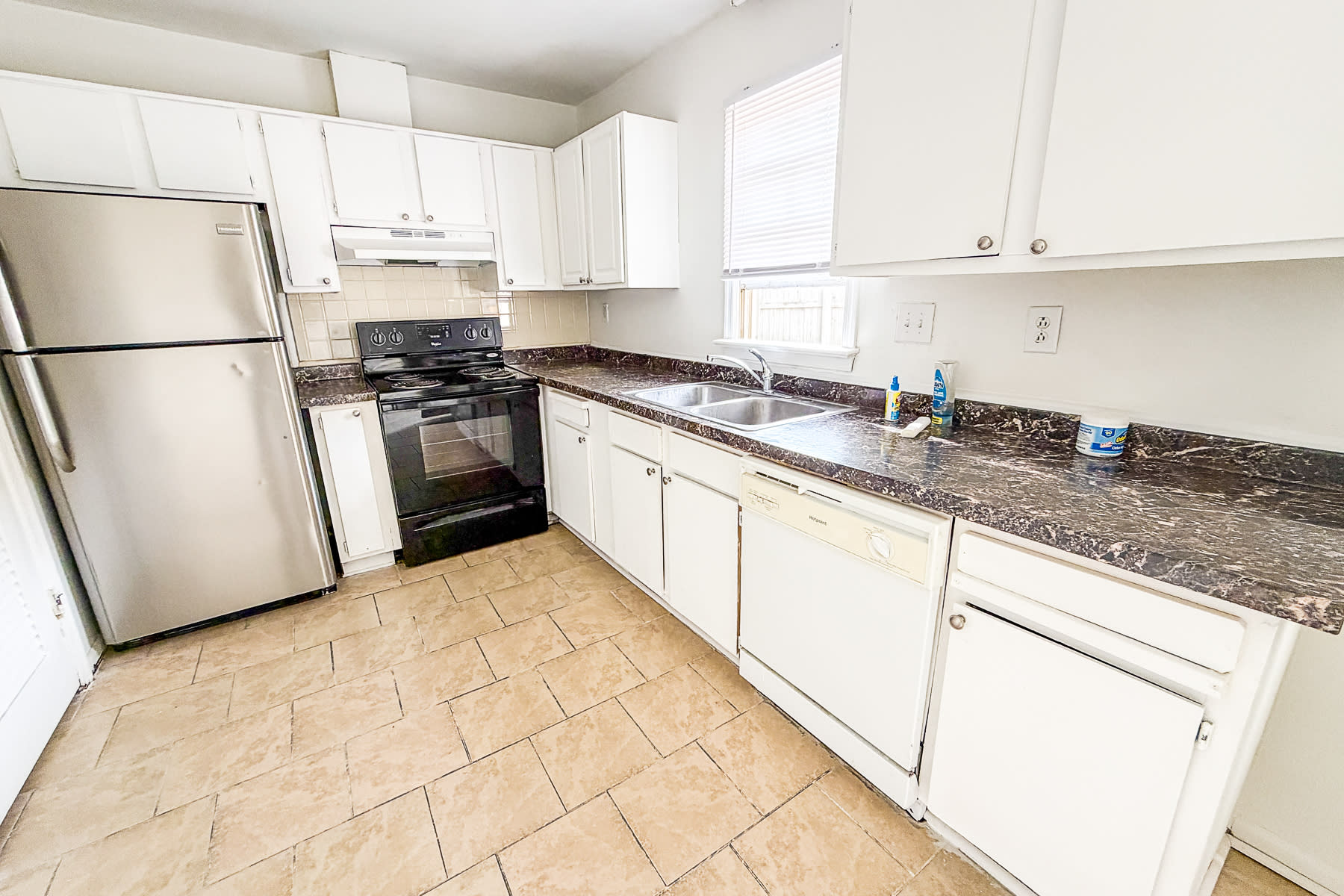 1038 Wickford Court – photo 5