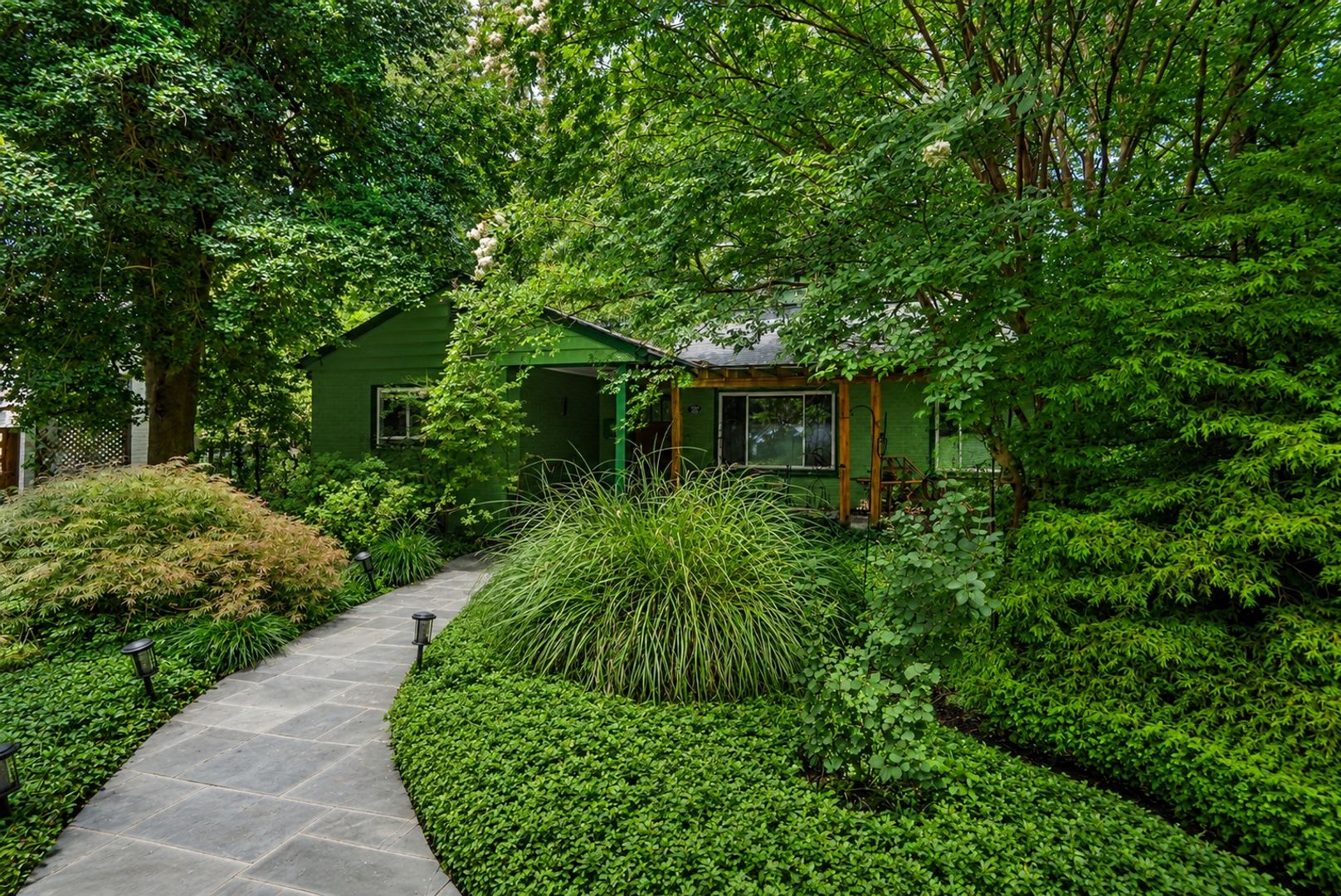 3 Bed 3 Bath – photo 1
