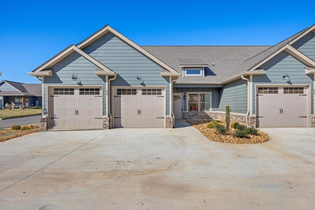 63 Maddox Lane – photo 1