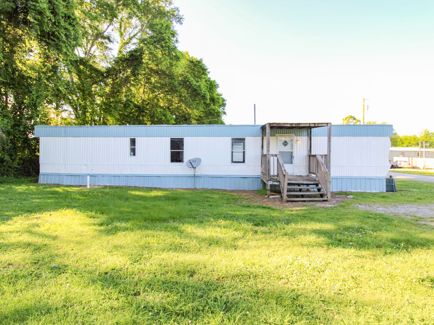 Convenient Pulaski Location – Lawn Care Included! – photo 2