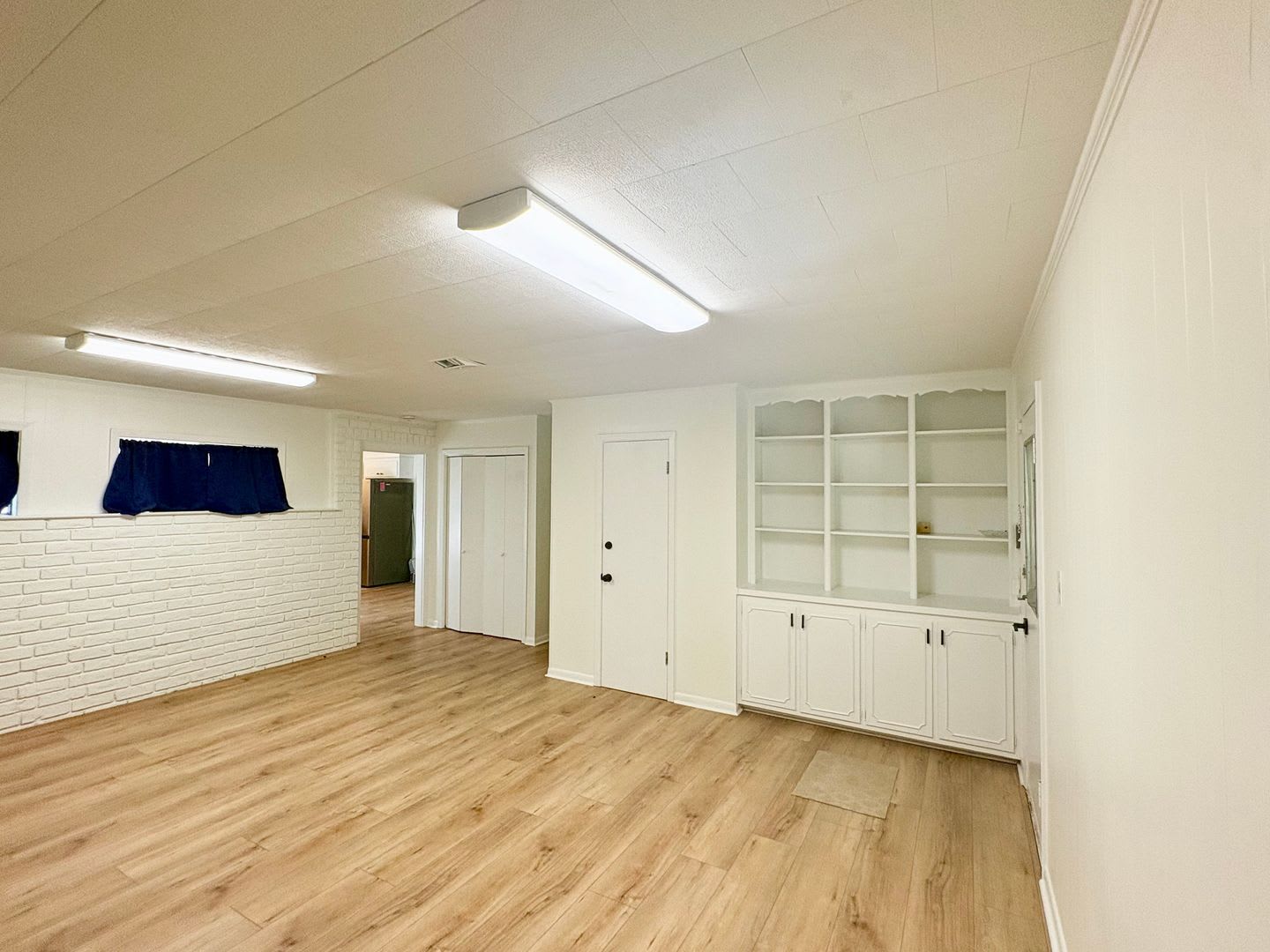 New Price!!! Newly Renovated 3BR/2.5 BA home – photo 2