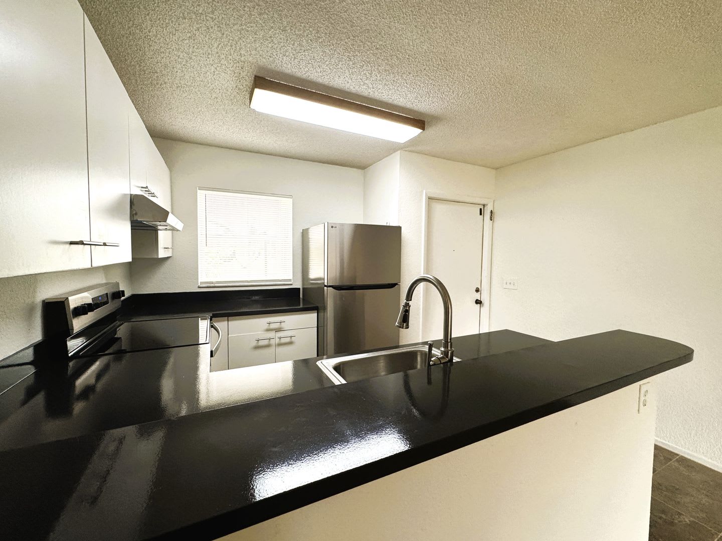 25100 Sandhill Blvd Bldg M Unit 104 – photo 4
