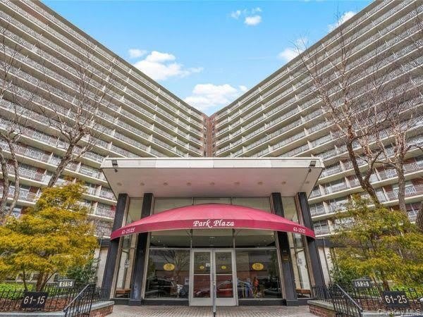 61-25 97th Street – photo 1