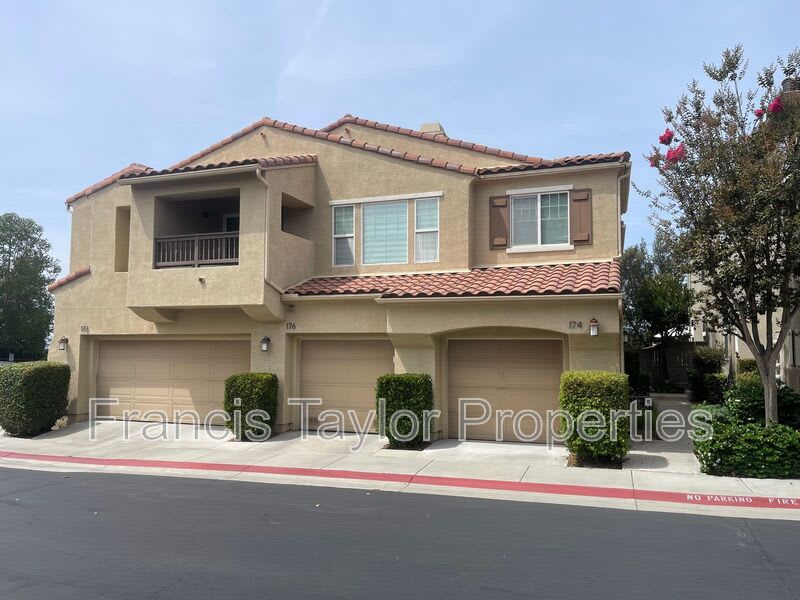 176 Aurora Ave – photo 1
