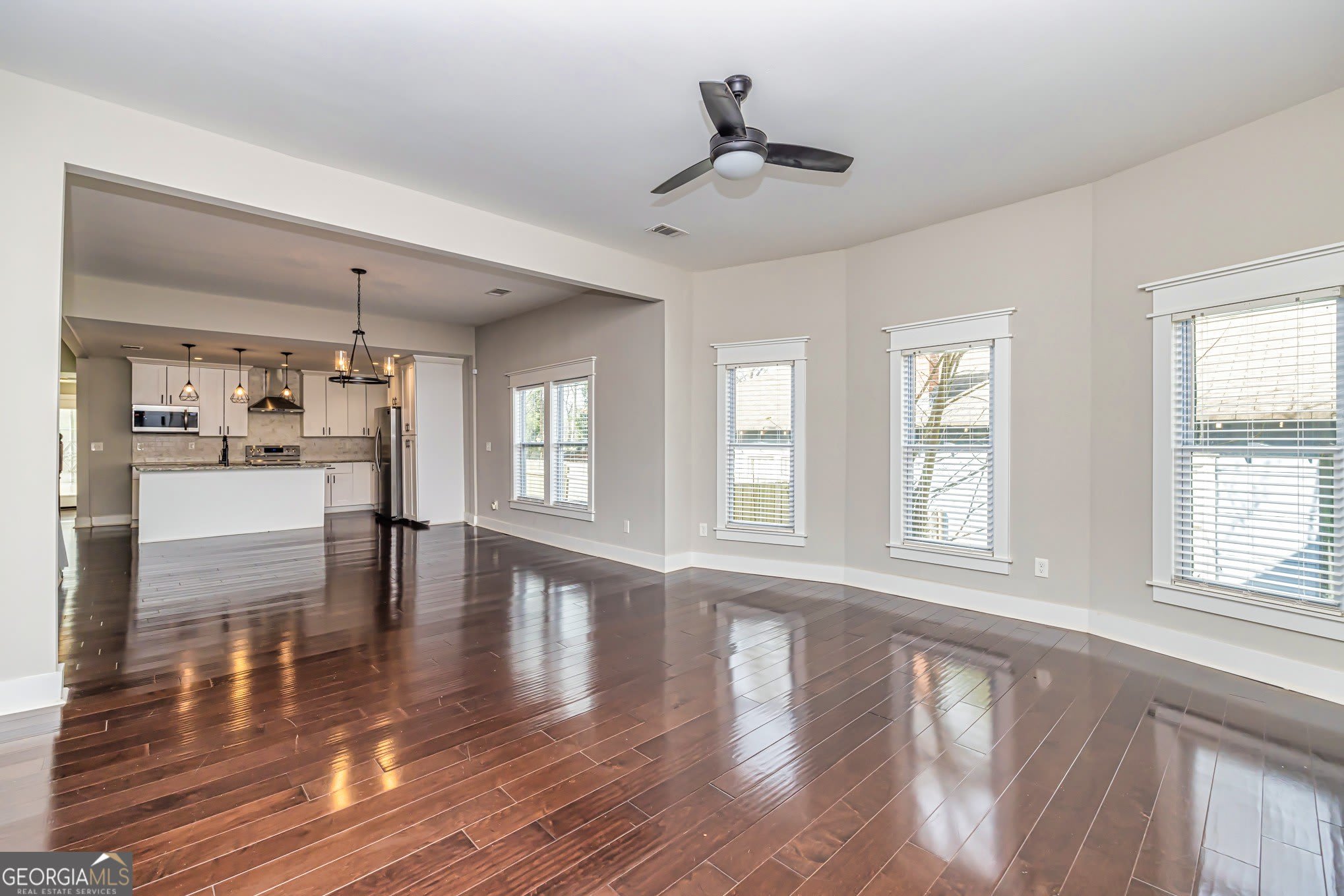 1678 Dorsey Avenue – photo 5