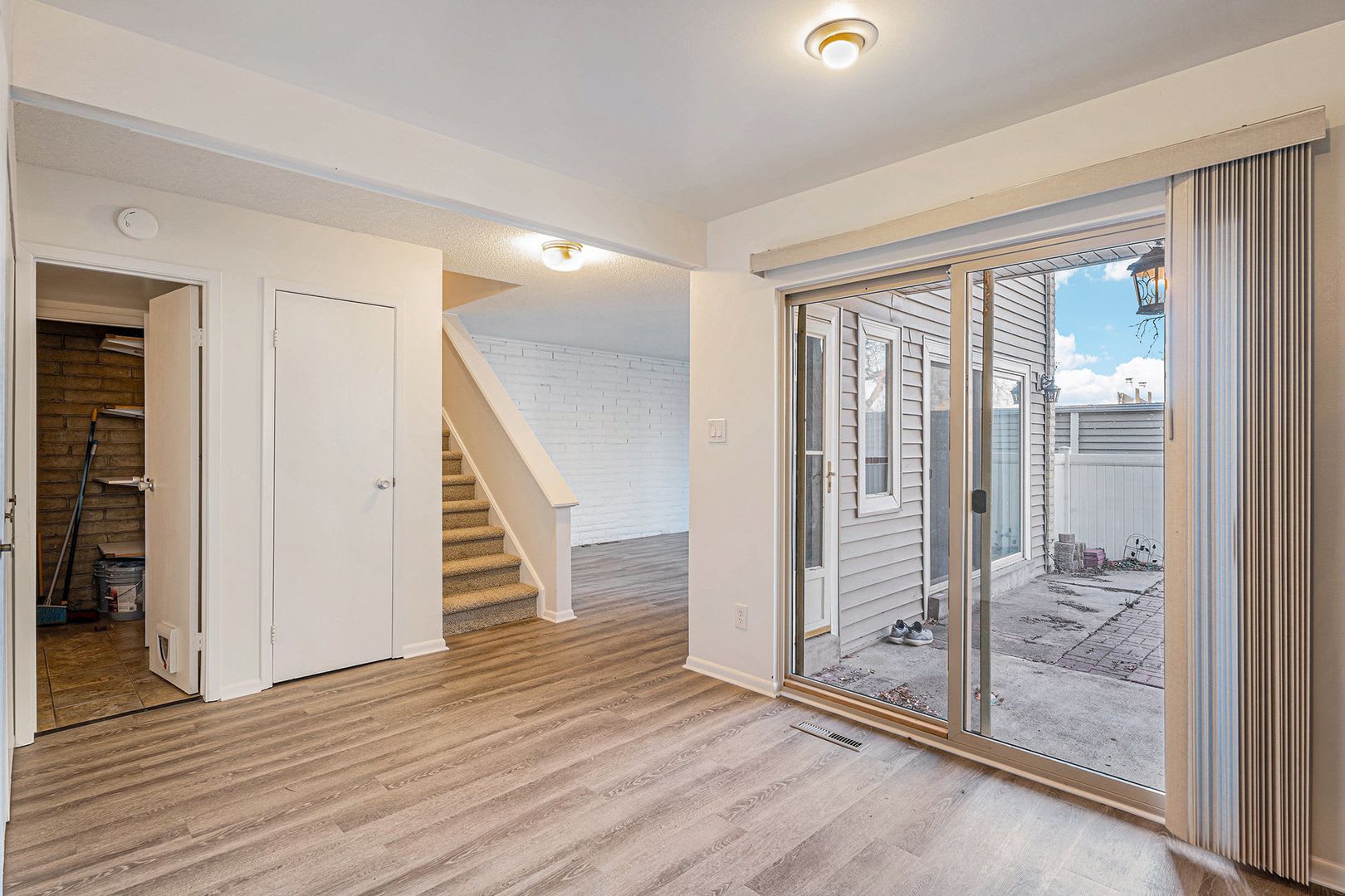 3 Bedroom, 1.5 Bath Condo Available in Cinnimon Courtyard – photo 4