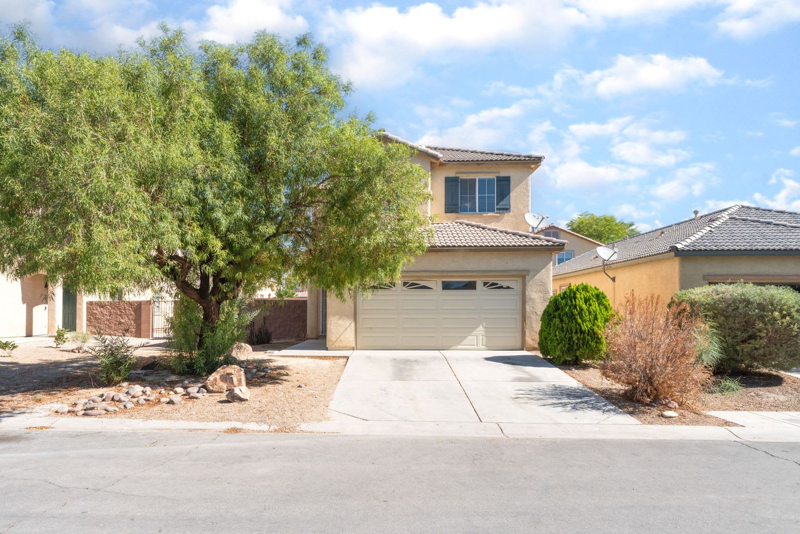 Spacious Two-Story Home with an Open-Concept Design! – photo 1