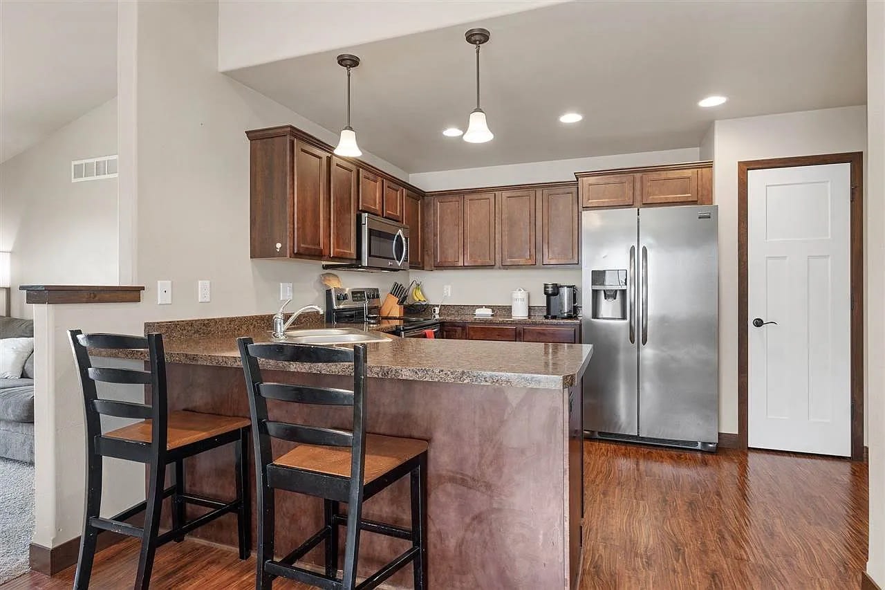 459 Bainberry Street 1 – photo 3