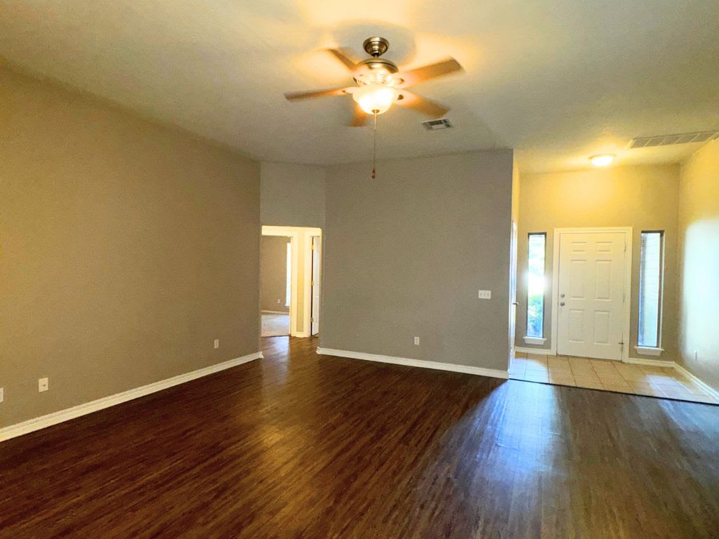 5328 Republic Dr – photo 5