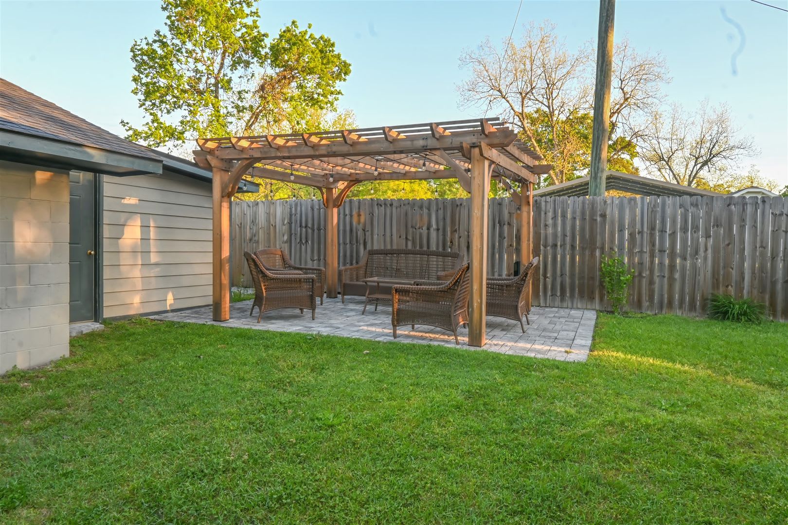 MOVE-IN READY-NE-COLUMBUS & FT BENNING,GA-4/2. RENTAL IS 6-9 MONTHS LEASE ONLY, TO 6/15/2027 – photo 3