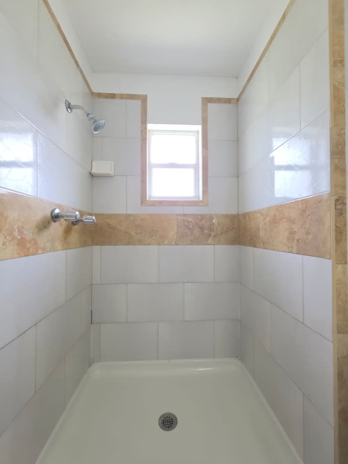 5546 Sixth Avenue – photo 4