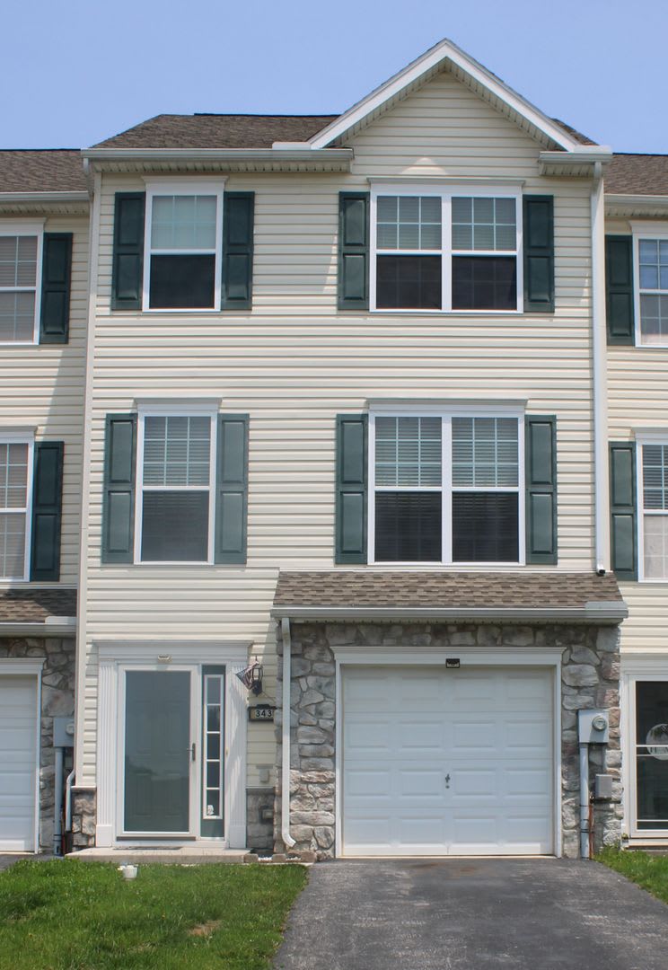 Townhouse with Attached Garage – photo 1