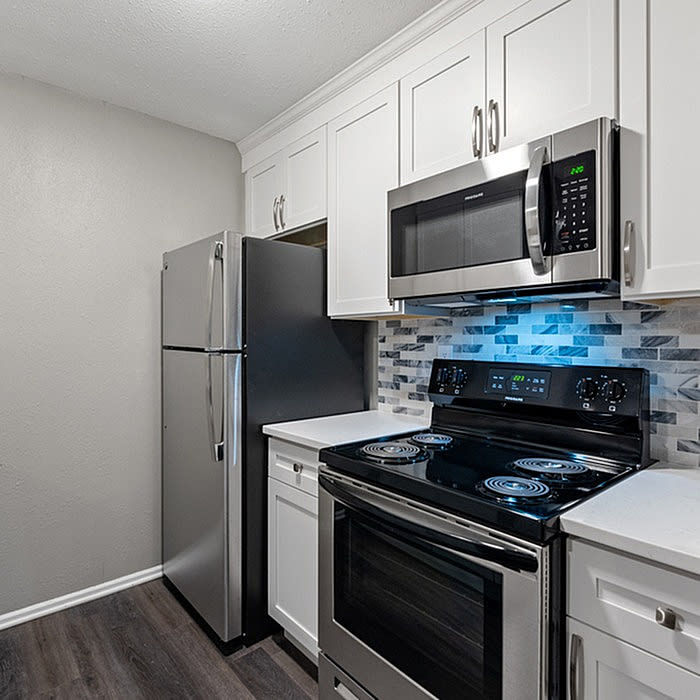 Parkwood Apartment Homes – photo 1