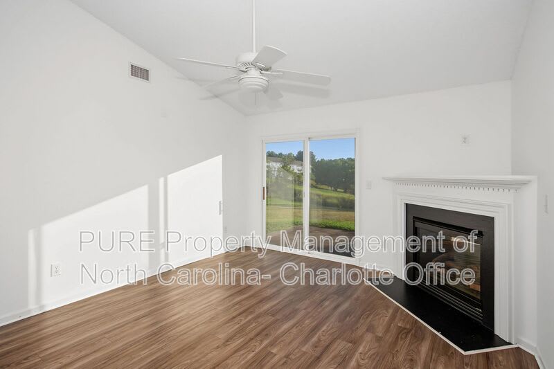 2910 Bridgeville Lane – photo 2